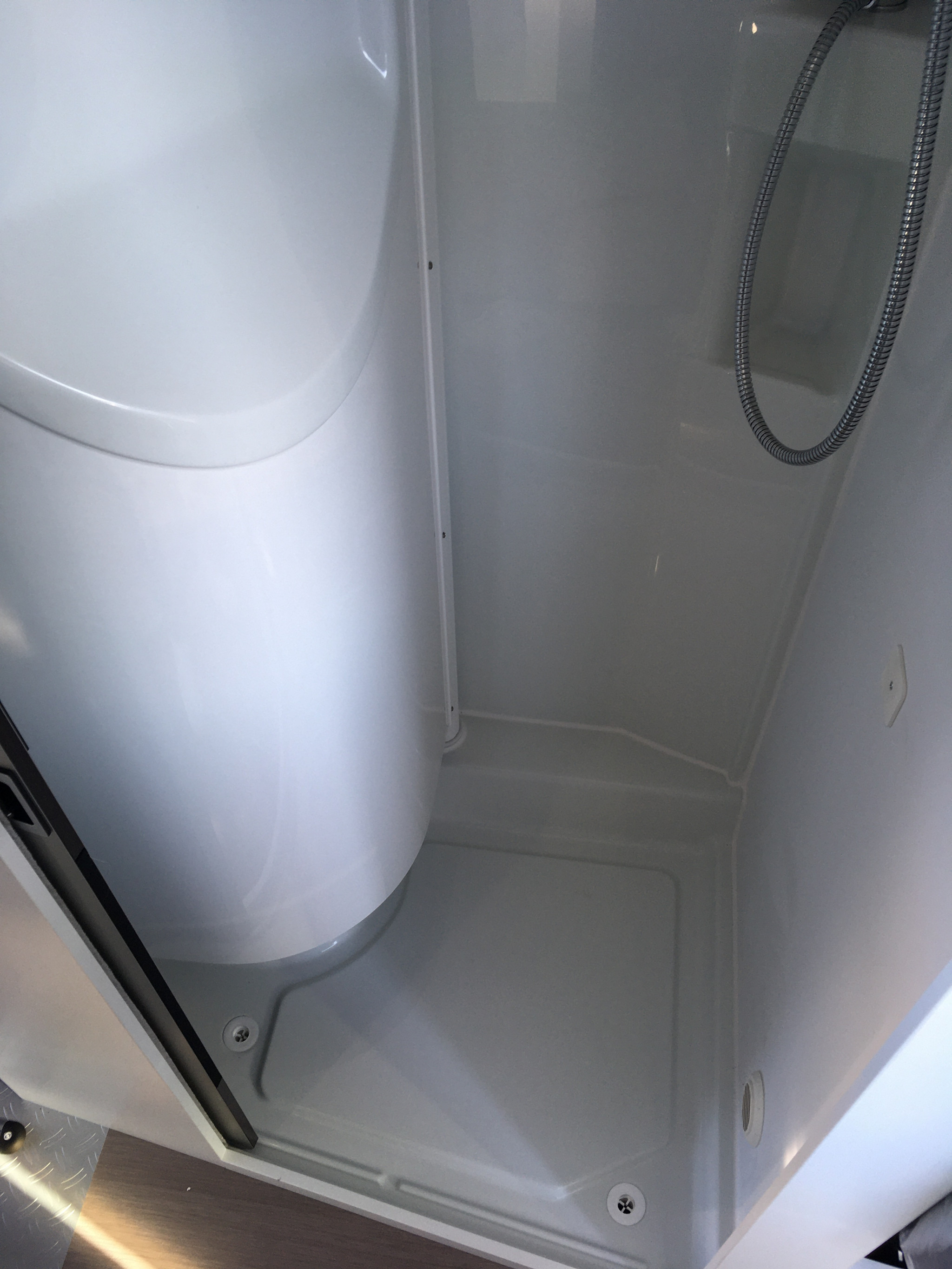 39138-06-2048.jpg