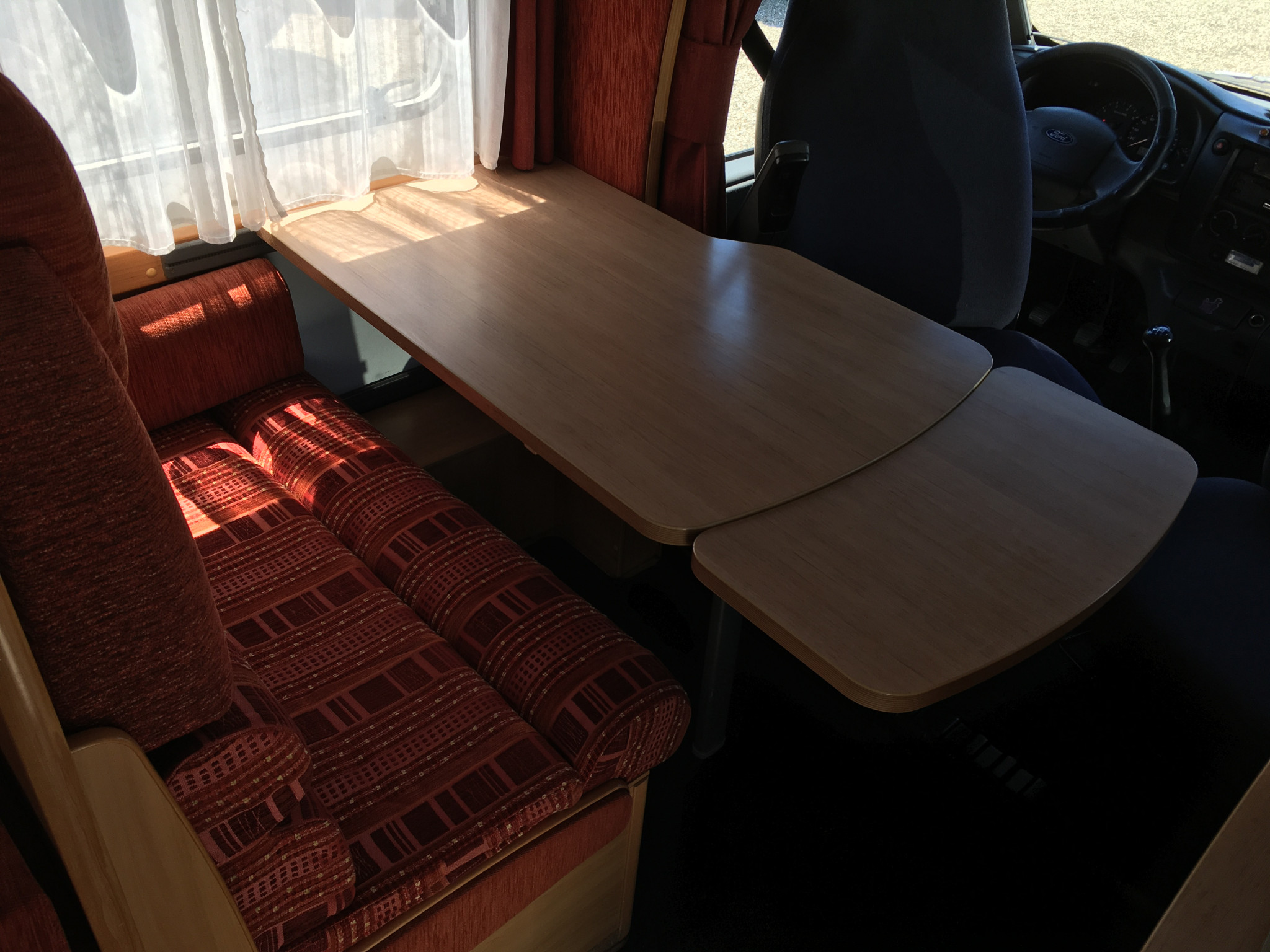 39962-04-2048.jpg