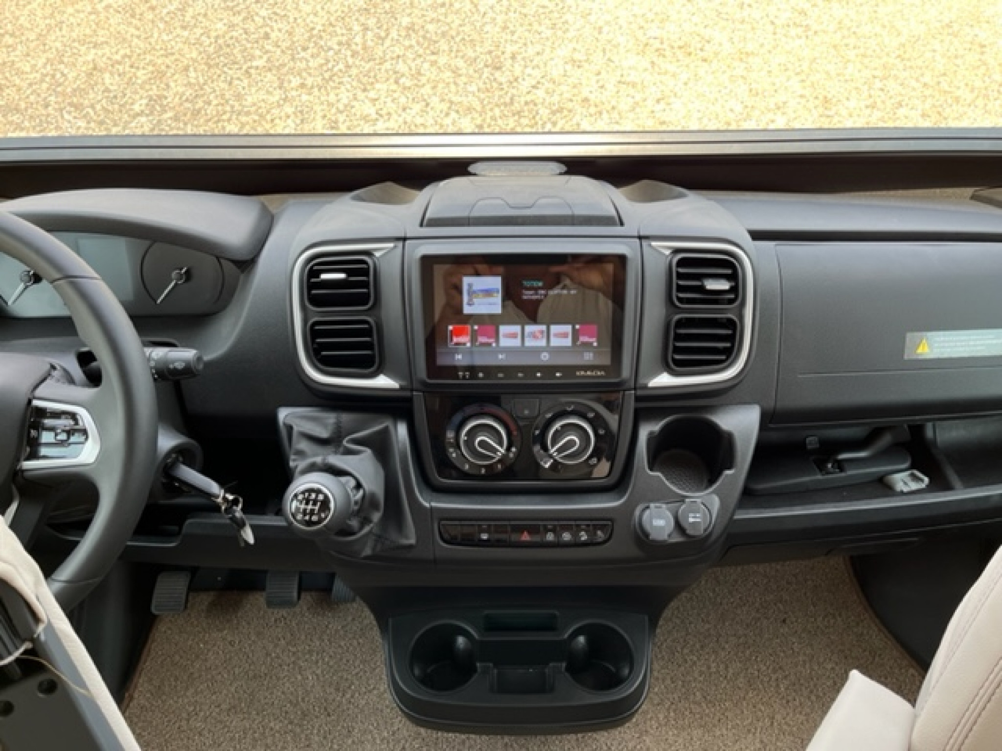 40200-05-2048.jpg