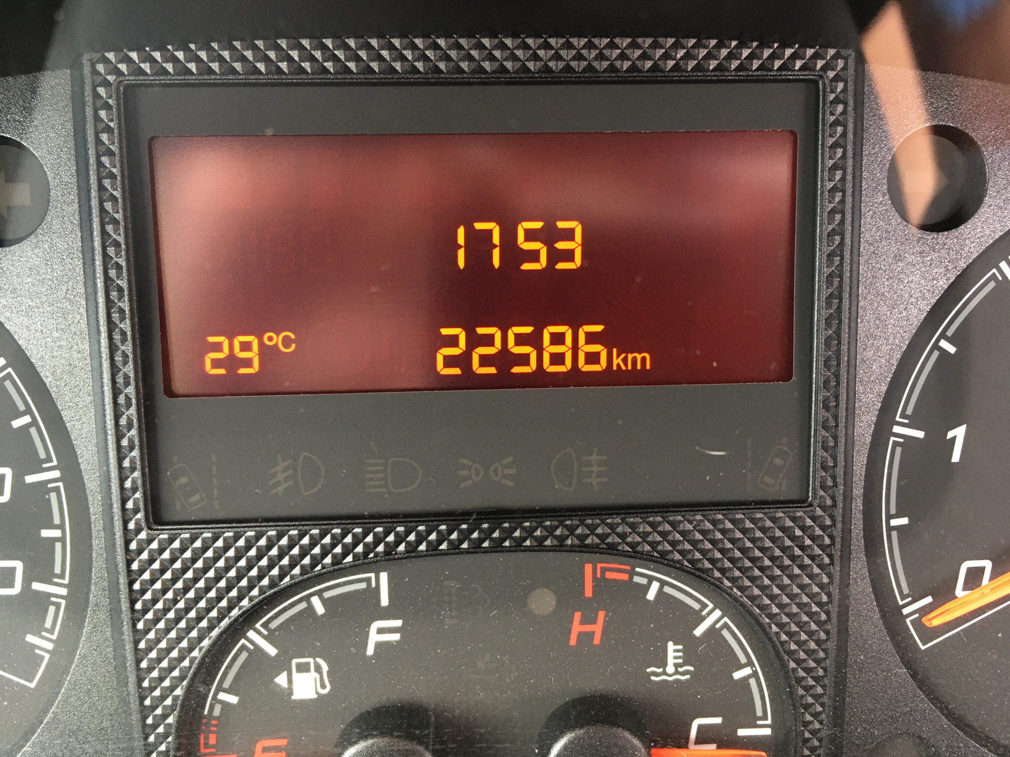 40298-05-2048.jpg
