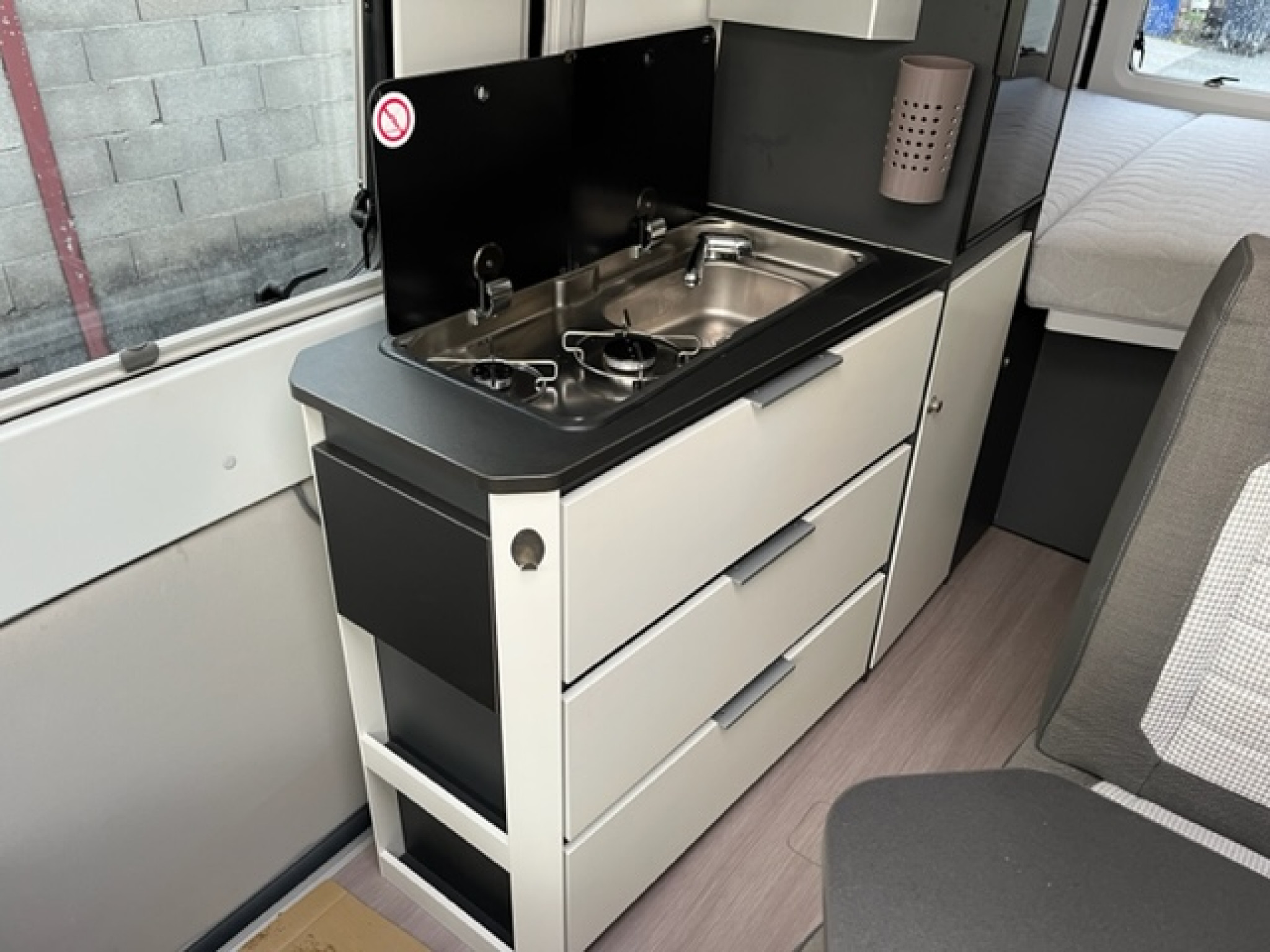 40630-02-2048.jpg